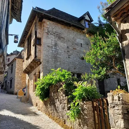 Bed & Breakfast Maison Arcane 17 *